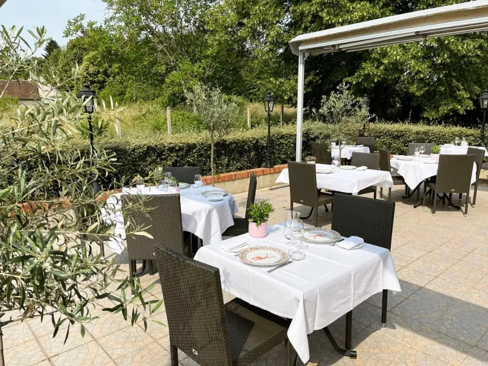 terrasse d'été à Chambon-la-Forêt