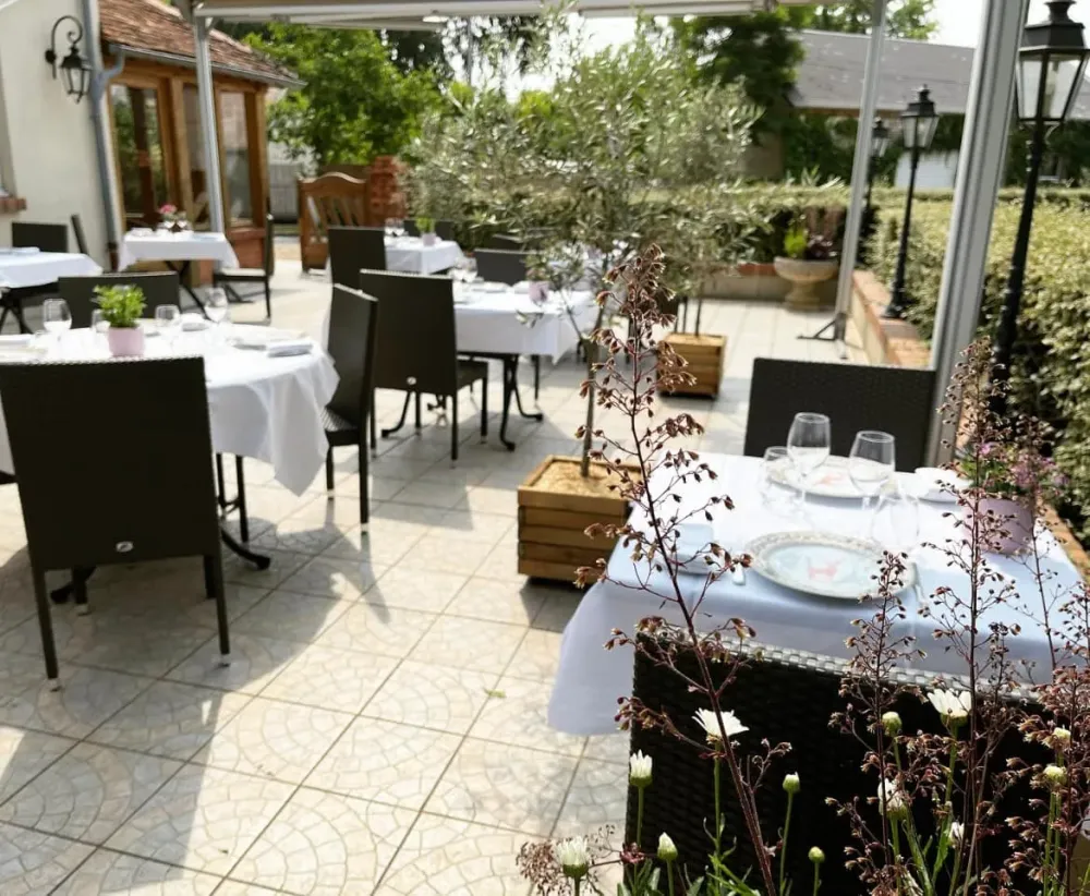 restaurant terrasse à Chambon-la-Forêt